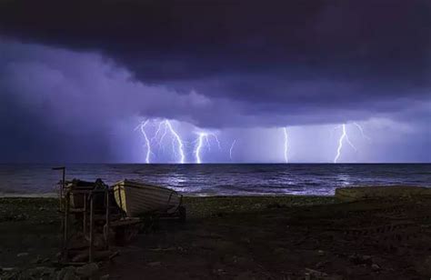 霹雳火命如何_分析关于霹雳火命的生肖,第2张 霹雳火命如何_分析关于霹雳火命的生肖,第2张